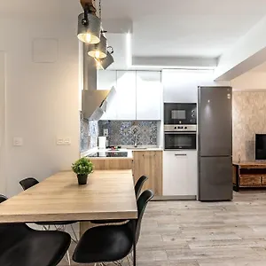 Park Iii With Parking By Aston Apartamento